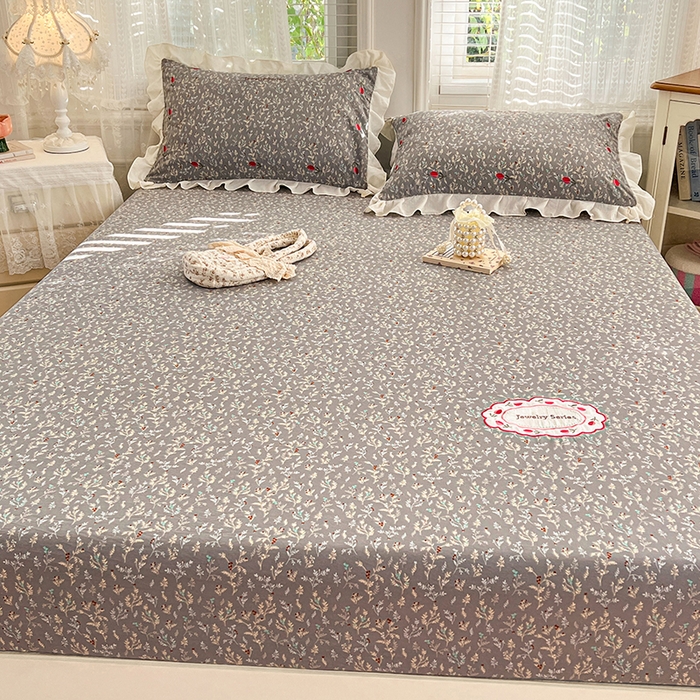 91家纺网 家纺一手货源 找家纺 梦舒羽 2026新款A类云朵棉亲肤四季款刺绣床笠席梦思床罩全包床单三件套 秘密花园（刺绣款）