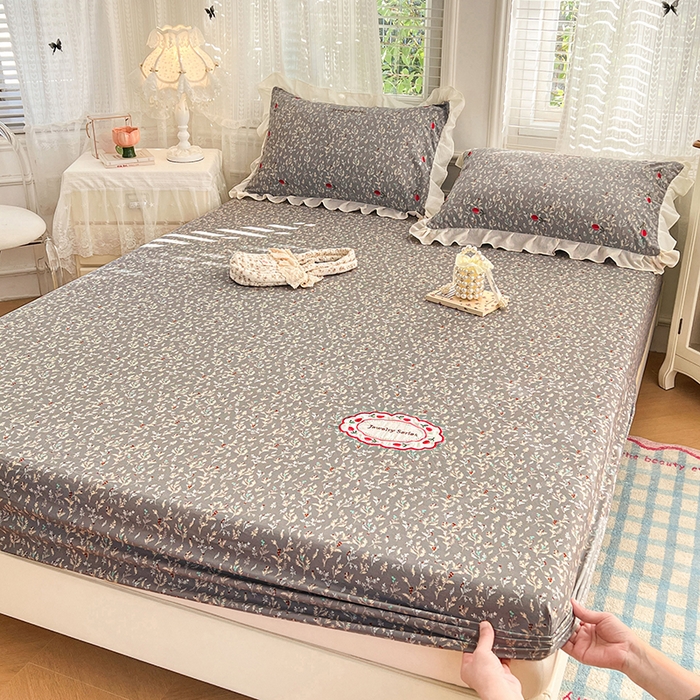 91家纺网 家纺一手货源 找家纺 梦舒羽 2026新款A类云朵棉亲肤四季款刺绣床笠席梦思床罩全包床单三件套 秘密花园（刺绣款）