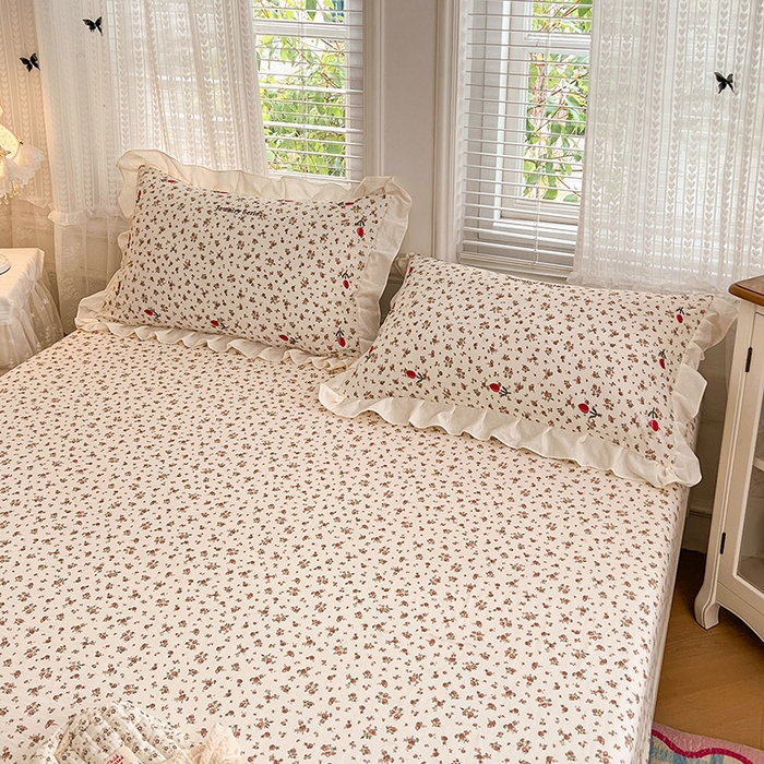 91家纺网 家纺一手货源 找家纺 梦舒羽 2026新款A类云朵棉亲肤四季款刺绣床笠席梦思床罩全包床单三件套 巴黎之恋（刺绣款）