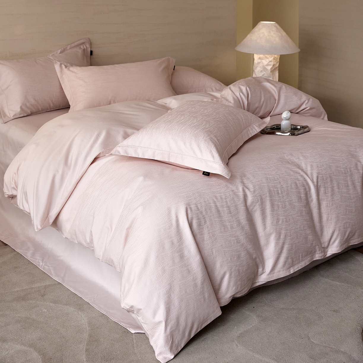 91家纺网 家纺一手货源 找家纺 梧桐树 2026新款60支长绒棉提花高奢系列四件套 T10玛吉-粉玉