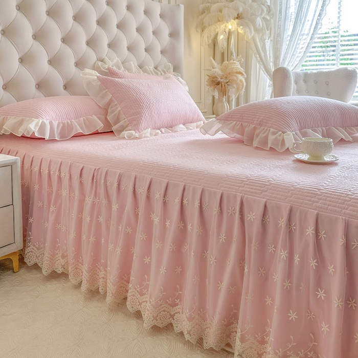 91家纺网 家纺一手货源 找家纺 瑞宝 2026新款泡芙棉花边床裙三件套-栀子海 栀子海-粉樱