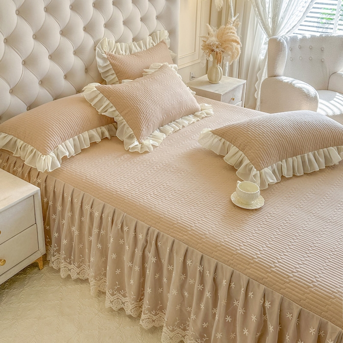 91家纺网 家纺一手货源 找家纺 瑞宝 2026新款泡芙棉花边床裙三件套-栀子海 栀子海-奶咖