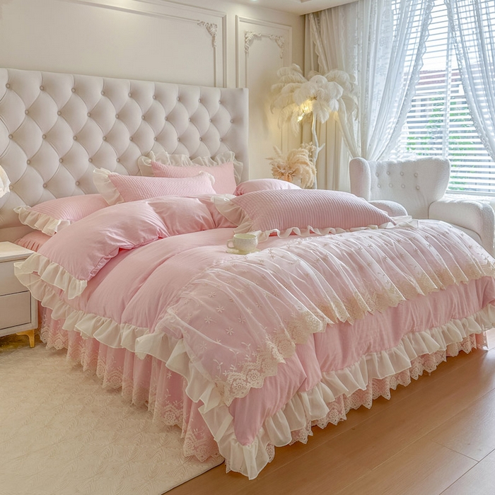 91家纺网 家纺一手货源 找家纺 瑞宝 2026新款泡芙棉花边床裙三件套-栀子海 栀子海-粉樱