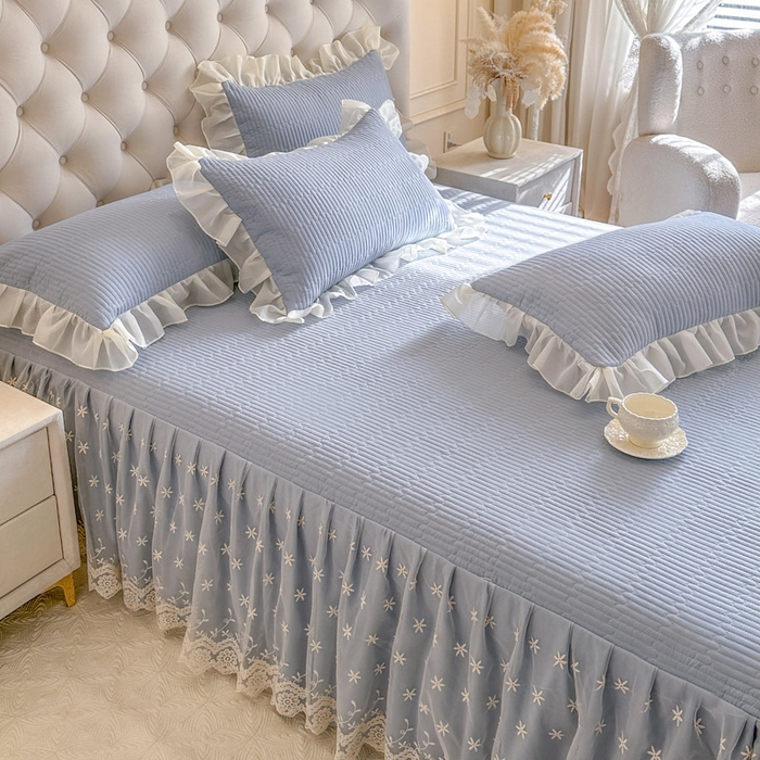 91家纺网 家纺一手货源 找家纺 瑞宝 2026新款泡芙棉花边床裙三件套-栀子海 栀子海-天蓝