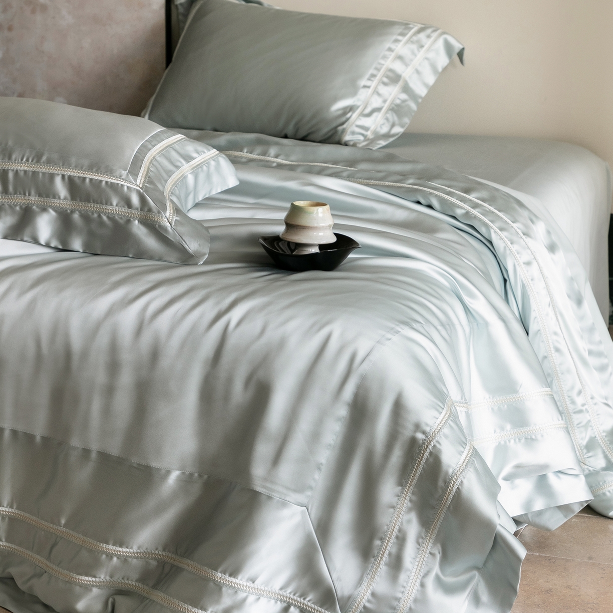 91家纺网 家纺一手货源 找家纺 （总）初拾 2026新款高精密简奢绣花四件套-仙度瑞拉