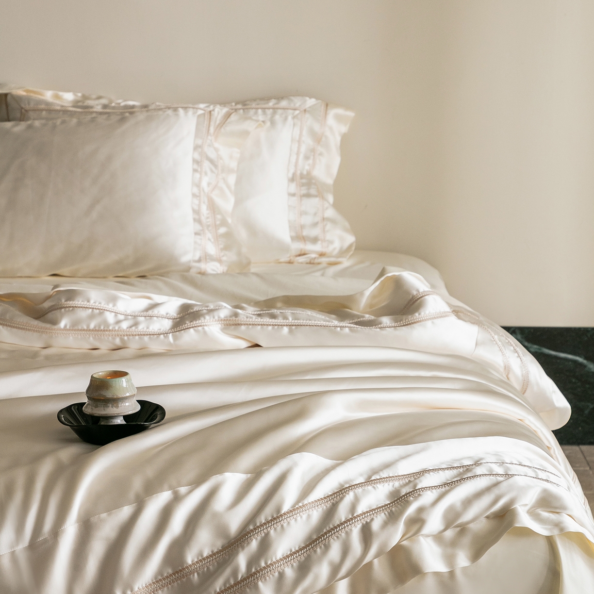 91家纺网 家纺一手货源 找家纺 初拾 2026新款高精密简奢绣花四件套-仙度瑞拉 仙度瑞拉-奶油香槟