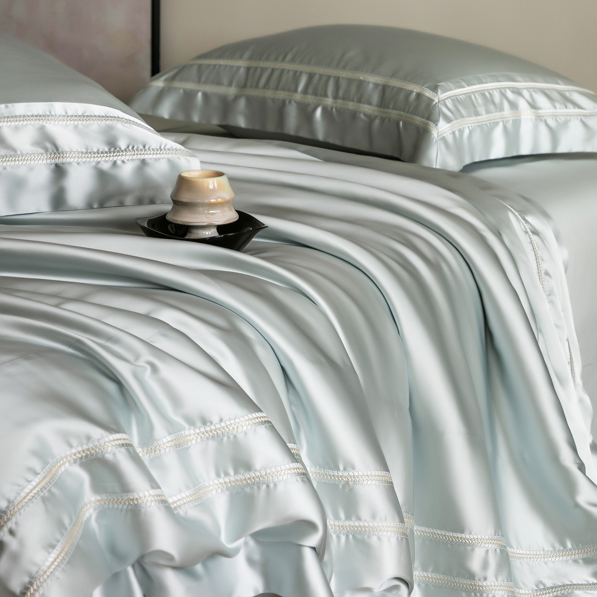 91家纺网 家纺一手货源 找家纺 初拾 2026新款高精密简奢绣花四件套-仙度瑞拉 仙度瑞拉-海边蓝