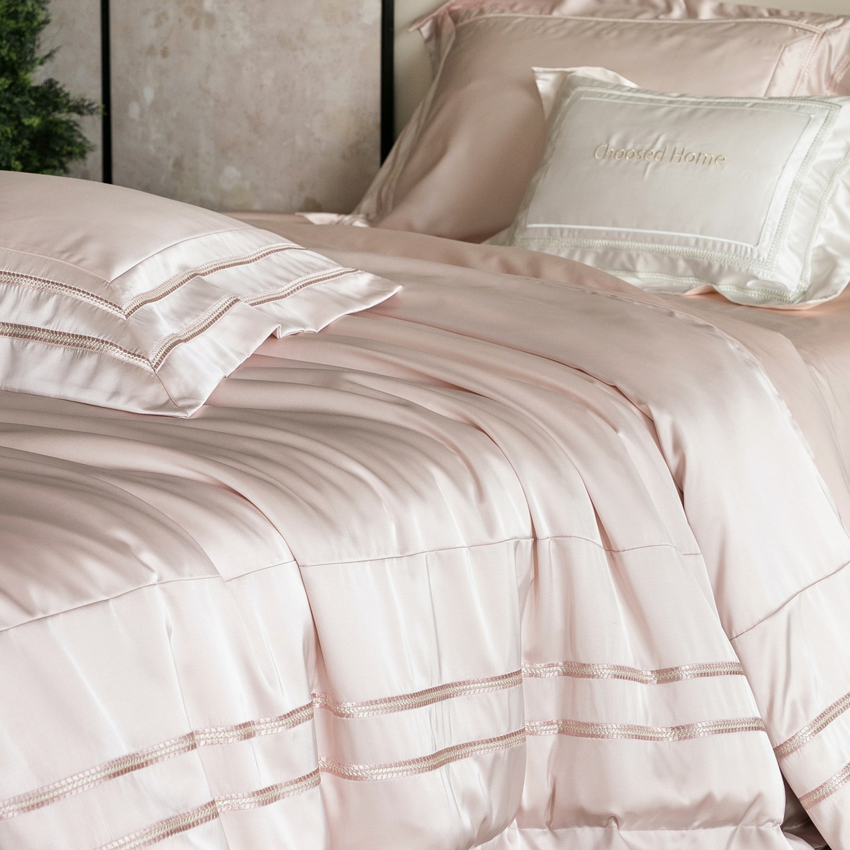 91家纺网 家纺一手货源 找家纺 初拾 2026新款高精密简奢绣花四件套-仙度瑞拉 仙度瑞拉-少女粉