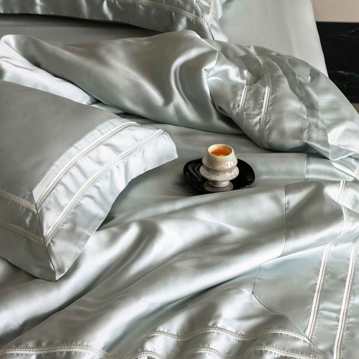 91家纺网 家纺一手货源 找家纺 初拾 2026新款高精密简奢绣花四件套-仙度瑞拉 仙度瑞拉-海边蓝