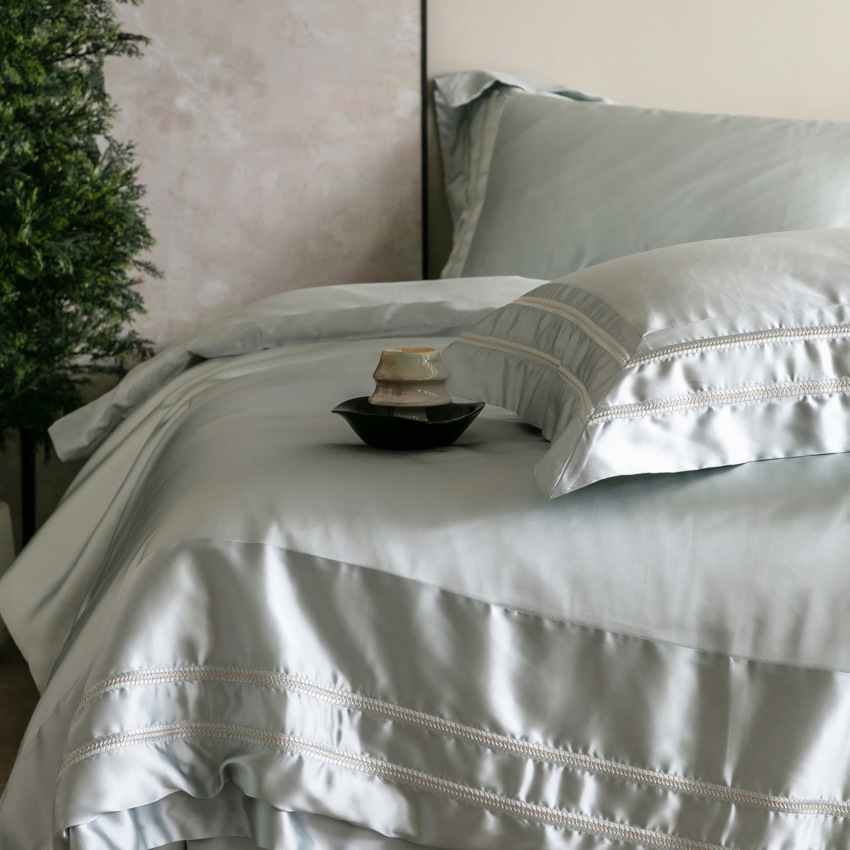 91家纺网 家纺一手货源 找家纺 初拾 2026新款高精密简奢绣花四件套-仙度瑞拉 仙度瑞拉-海边蓝