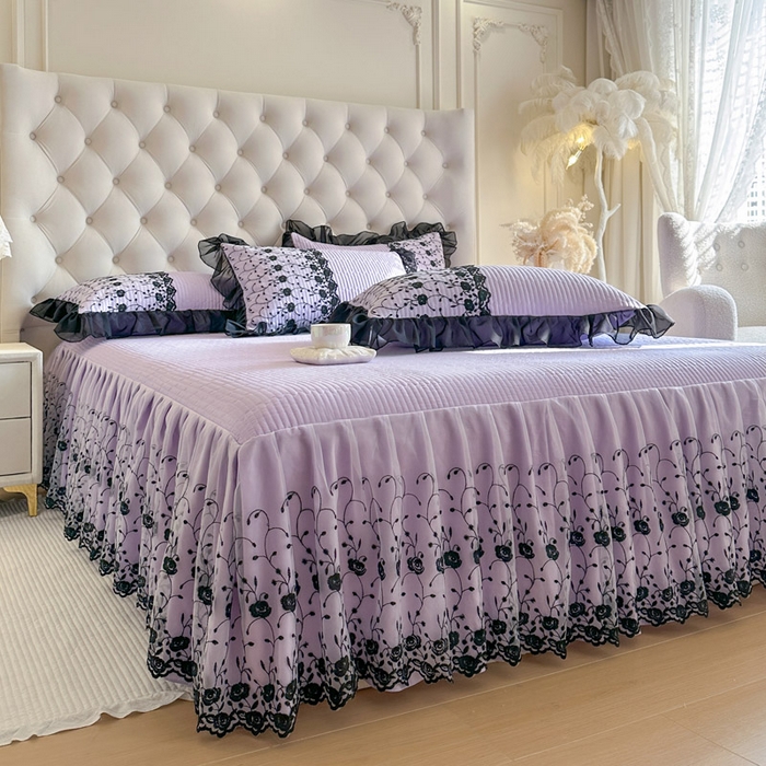 91家纺网 家纺一手货源 找家纺 瑞宝 2026新款泡芙棉花边床裙三件套-南法玫瑰 南法玫瑰-梦幻紫