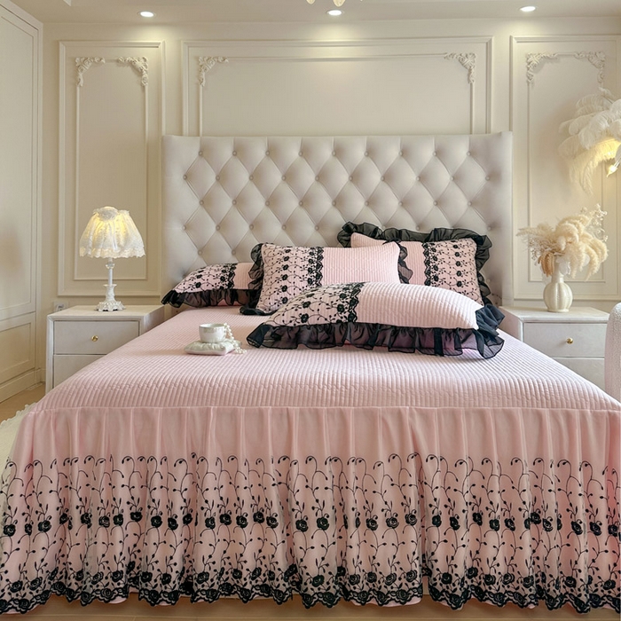 91家纺网 家纺一手货源 找家纺 瑞宝 2026新款泡芙棉花边床裙三件套-南法玫瑰 南法玫瑰-樱花粉