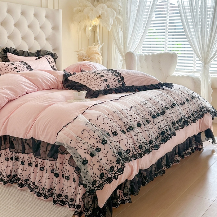 91家纺网 家纺一手货源 找家纺 瑞宝 2026新款泡芙棉花边床裙三件套-南法玫瑰 南法玫瑰-樱花粉