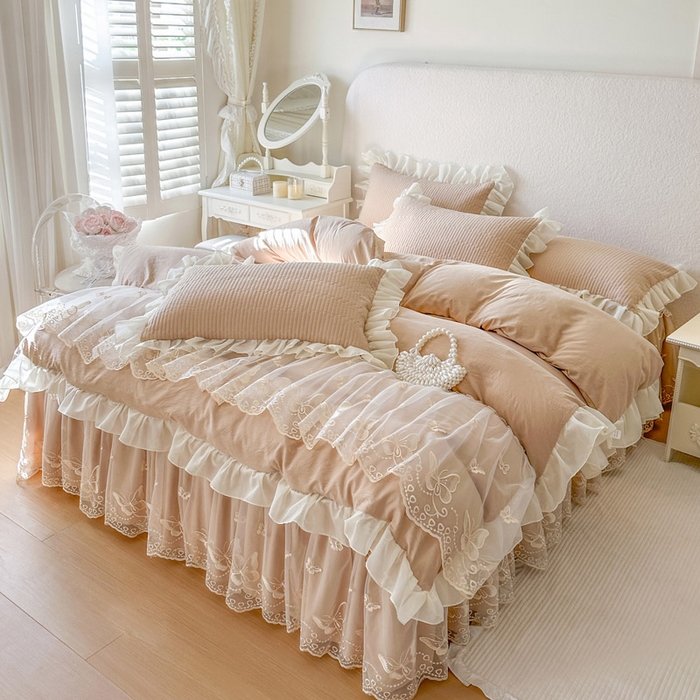 91家纺网 家纺一手货源 找家纺 瑞宝 2026新款泡芙棉花边床裙三件套-米兰系列 米兰-奶咖