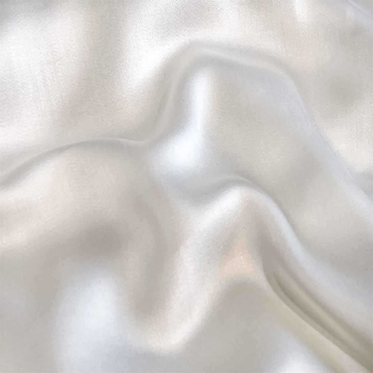 91家纺网 家纺一手货源 找家纺 笙意家纺 2026新款小马元素刺绣夏被-以梦为马系列 以梦为马-白+天蓝