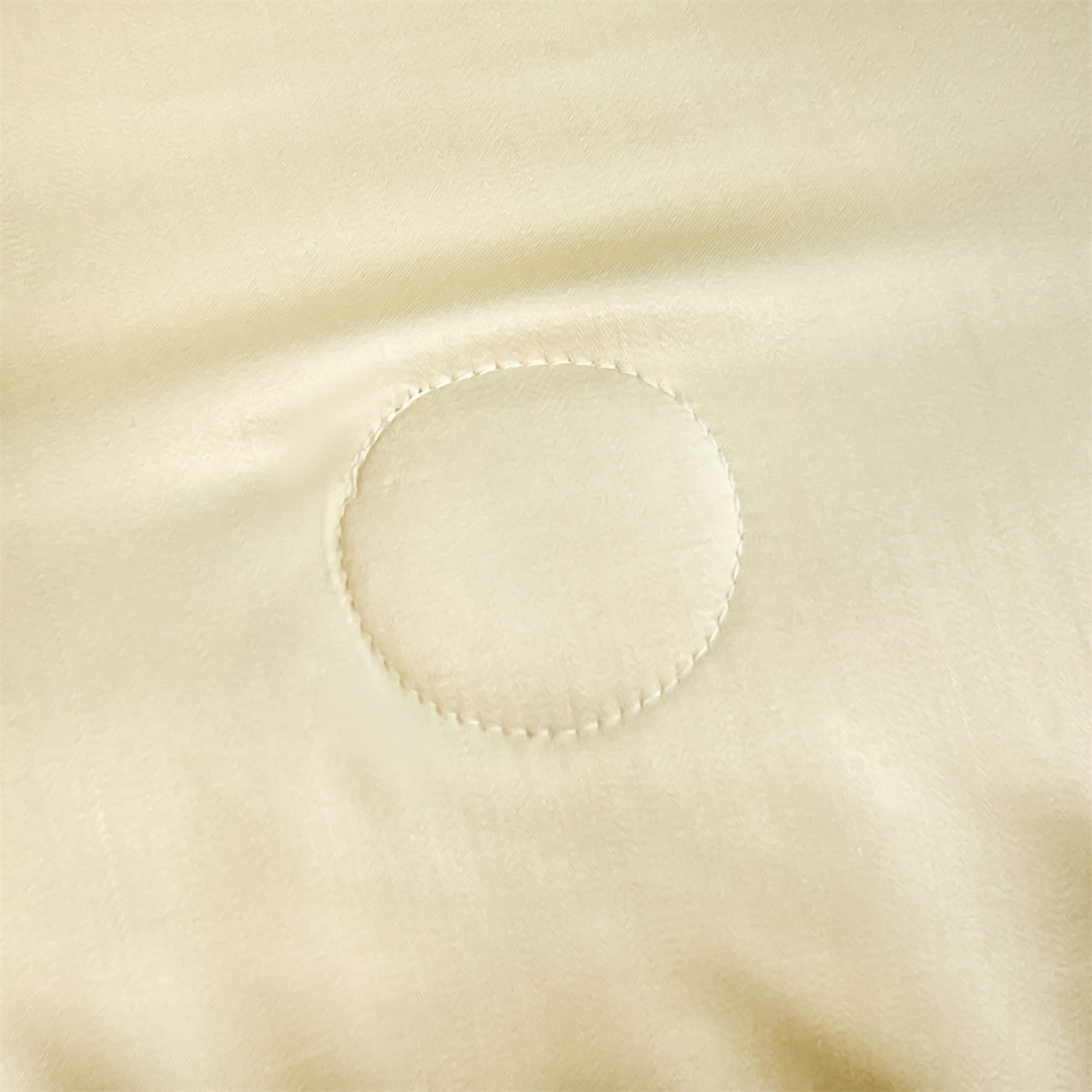 91家纺网 家纺一手货源 找家纺 笙意家纺 2026新款小马元素刺绣夏被-以梦为马系列 以梦为马-黄+绿