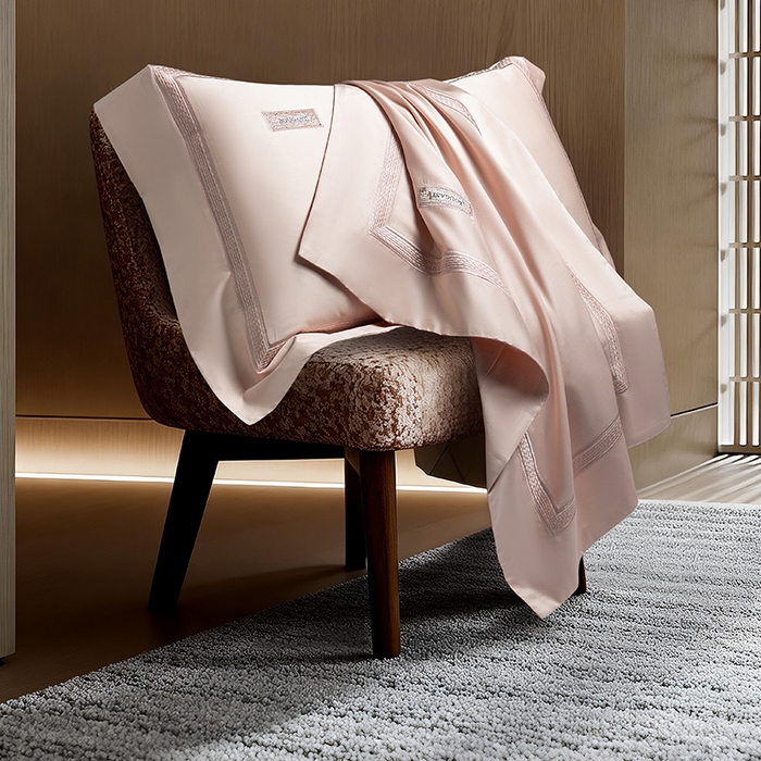 91家纺网 家纺一手货源 找家纺 诗黛尔 2026春夏新款长绒棉刺绣 兰博系列 落樱粉