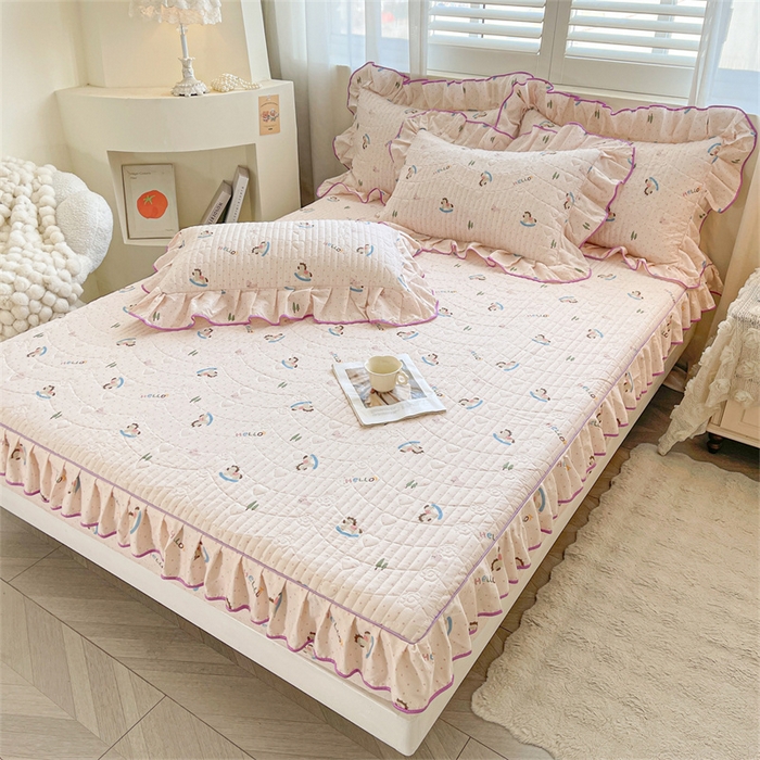 91家纺网 家纺一手货源 找家纺 宜凡家纺 2026新款全棉印花夹棉床笠三件套 摇摇木马