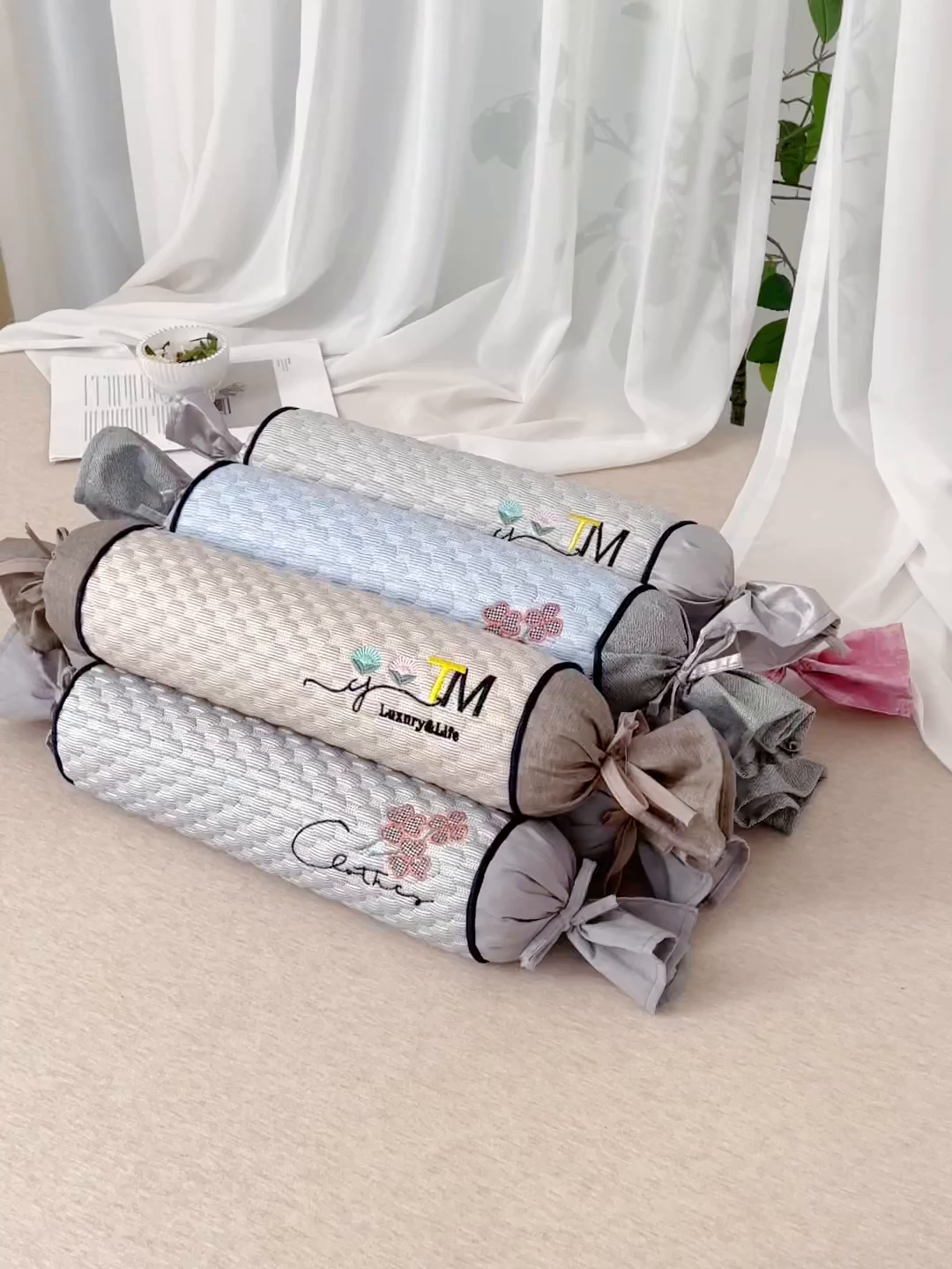 91家纺网 家纺一手货源 找家纺 （总）仁宇枕业 2026新款新品 夏季凉豆豆圆形花草高粱壳糖果枕头颈椎枕腰枕芯