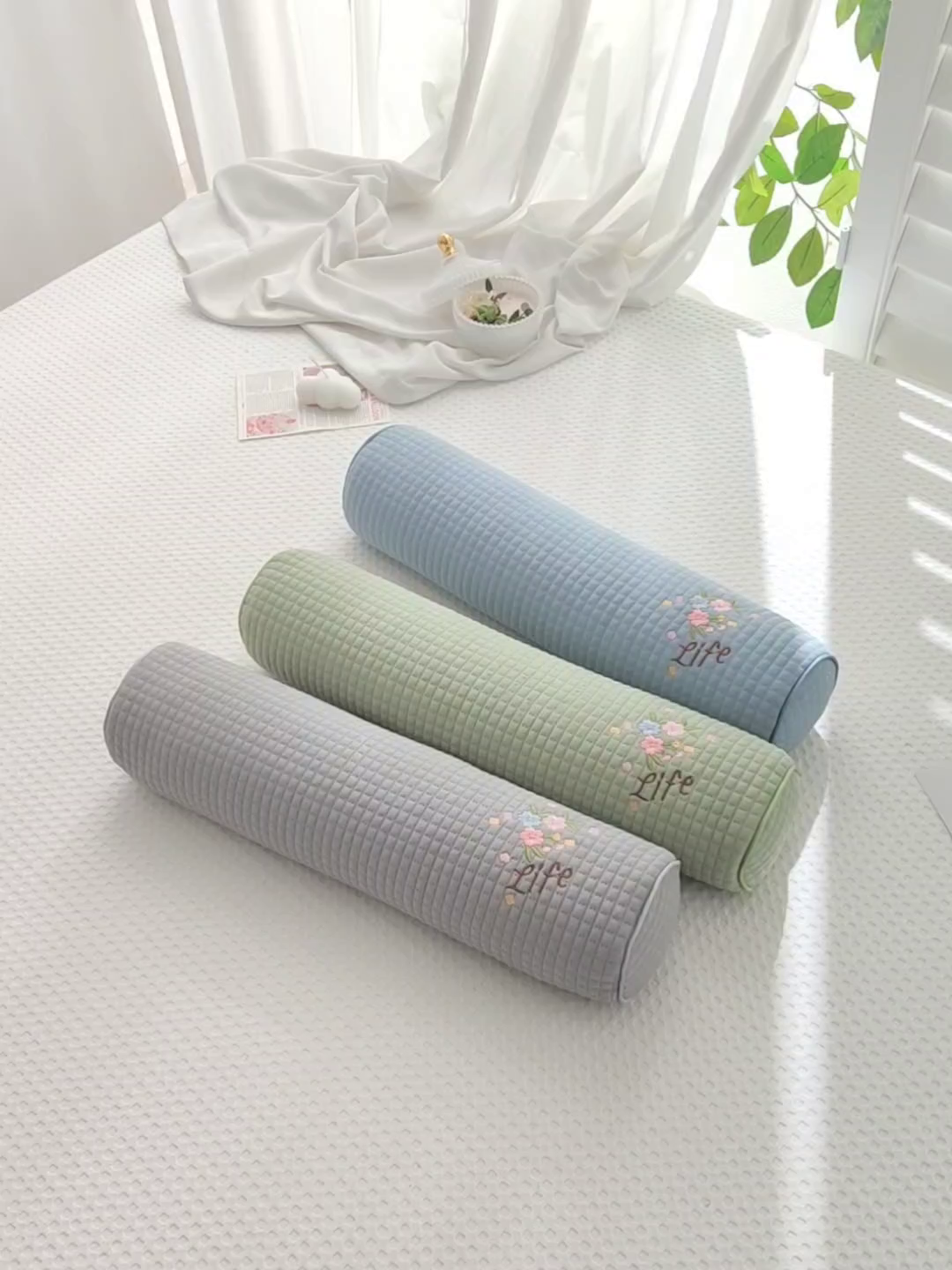 91家纺网 家纺一手货源 找家纺 （总）仁宇枕业 2026新款新品冰豆豆颈椎圆柱枕芯繁花系列冰丝糖果枕腰枕头枕芯