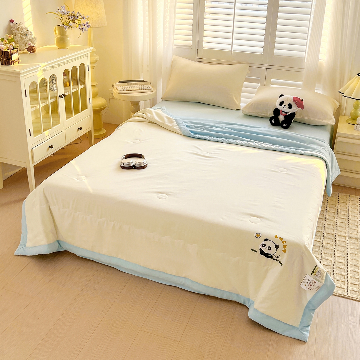 91家纺网 家纺一手货源 找家纺 易展家居 2026新款水洗棉新疆棉花夏被-熊猫 能猫-白拼蓝