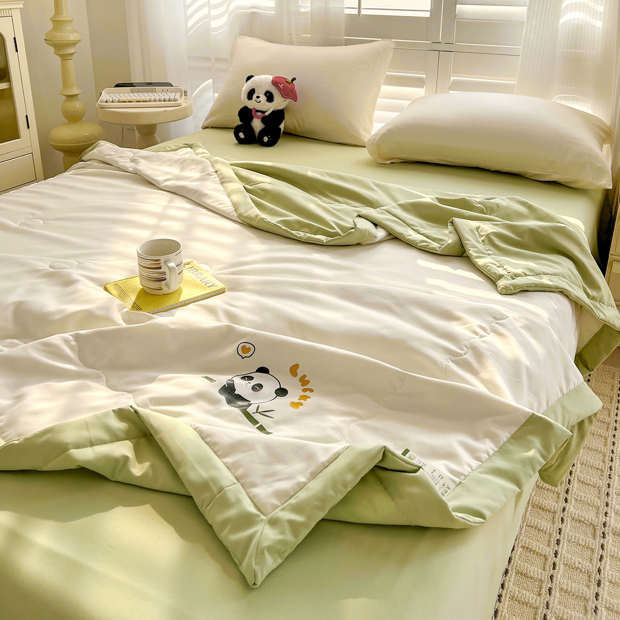 91家纺网 家纺一手货源 找家纺 易展家居 2026新款水洗棉新疆棉花夏被-熊猫 能猫-白拼绿