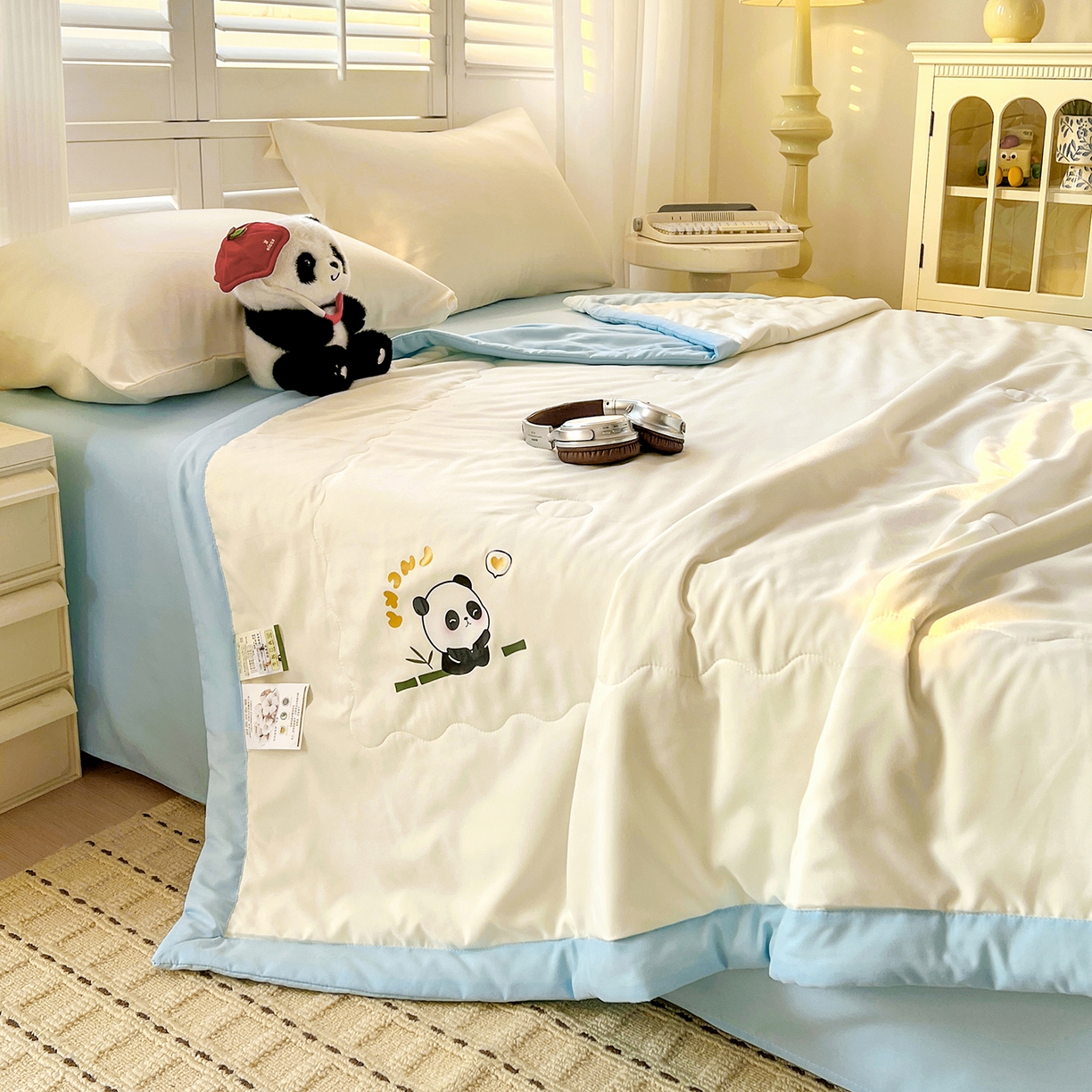 91家纺网 家纺一手货源 找家纺 易展家居 2026新款水洗棉新疆棉花夏被-熊猫 能猫-白拼蓝