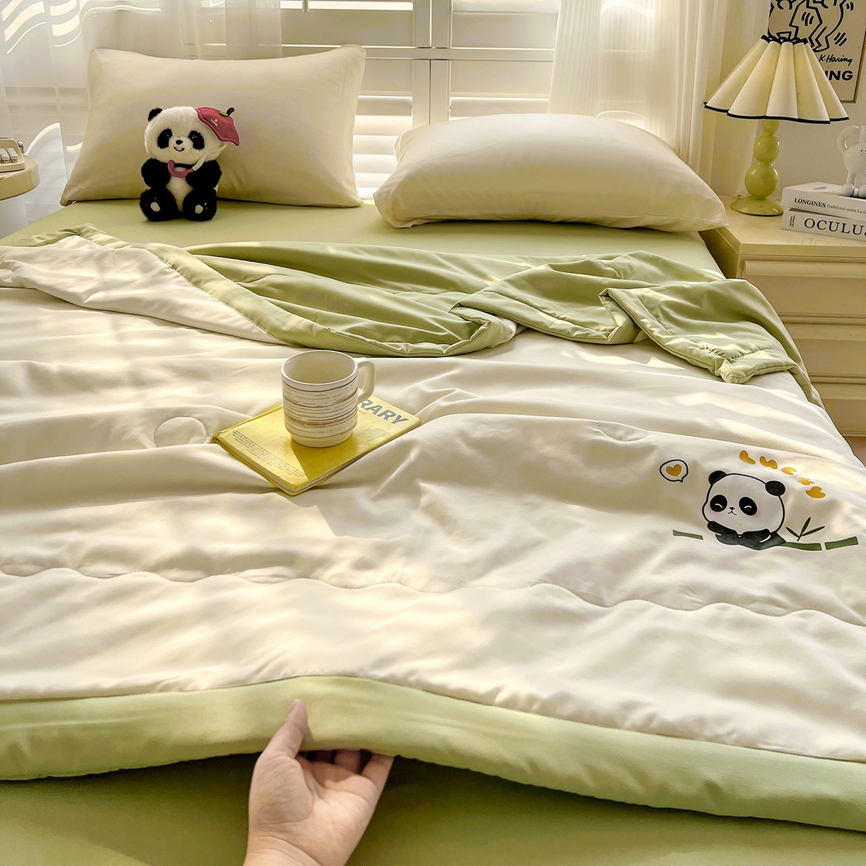 91家纺网 家纺一手货源 找家纺 易展家居 2026新款水洗棉新疆棉花夏被-熊猫 能猫-白拼绿