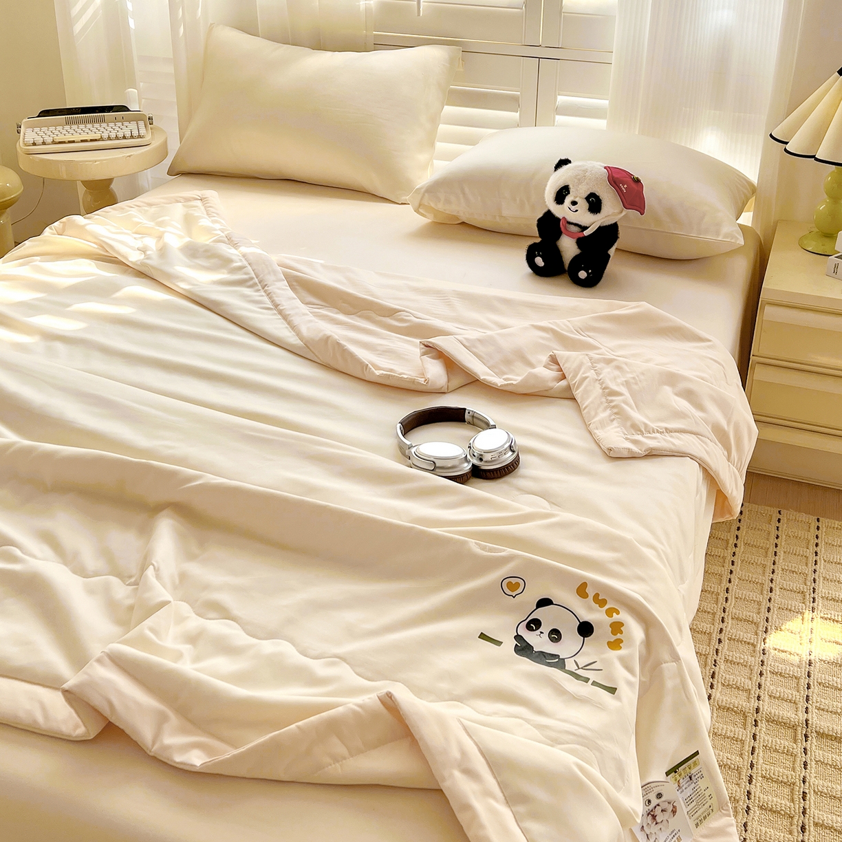 91家纺网 家纺一手货源 找家纺 易展家居 2026新款水洗棉新疆棉花夏被-熊猫 熊猫-白拼卡其