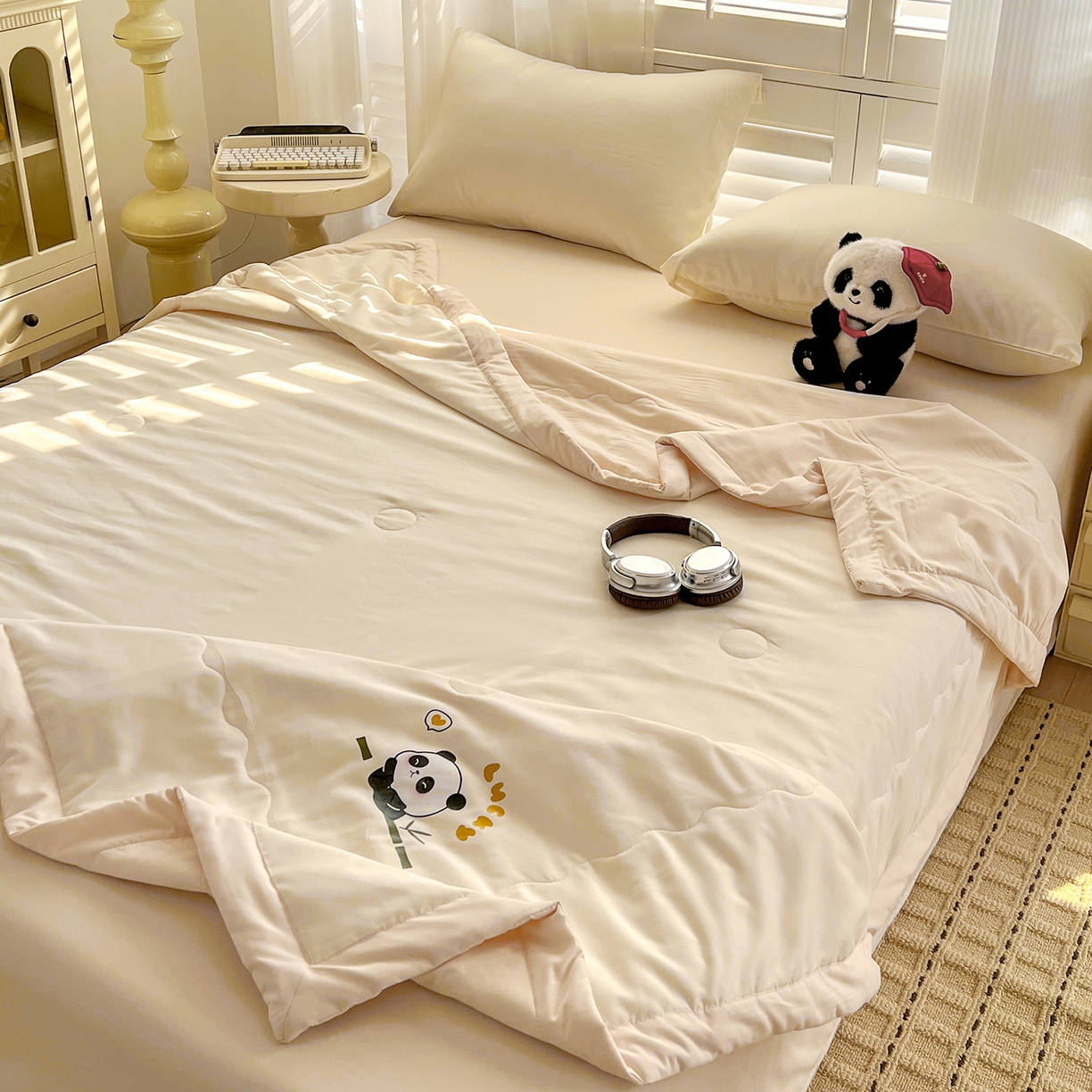 91家纺网 家纺一手货源 找家纺 易展家居 2026新款水洗棉新疆棉花夏被-熊猫 熊猫-白拼卡其