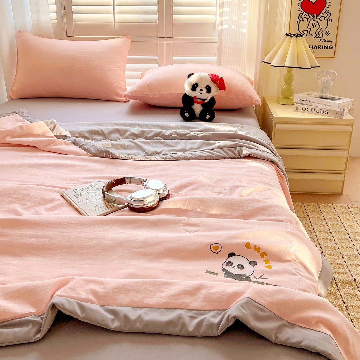 91家纺网 家纺一手货源 找家纺 易展家居 2026新款水洗棉新疆棉花夏被-熊猫 能猫-粉拼灰