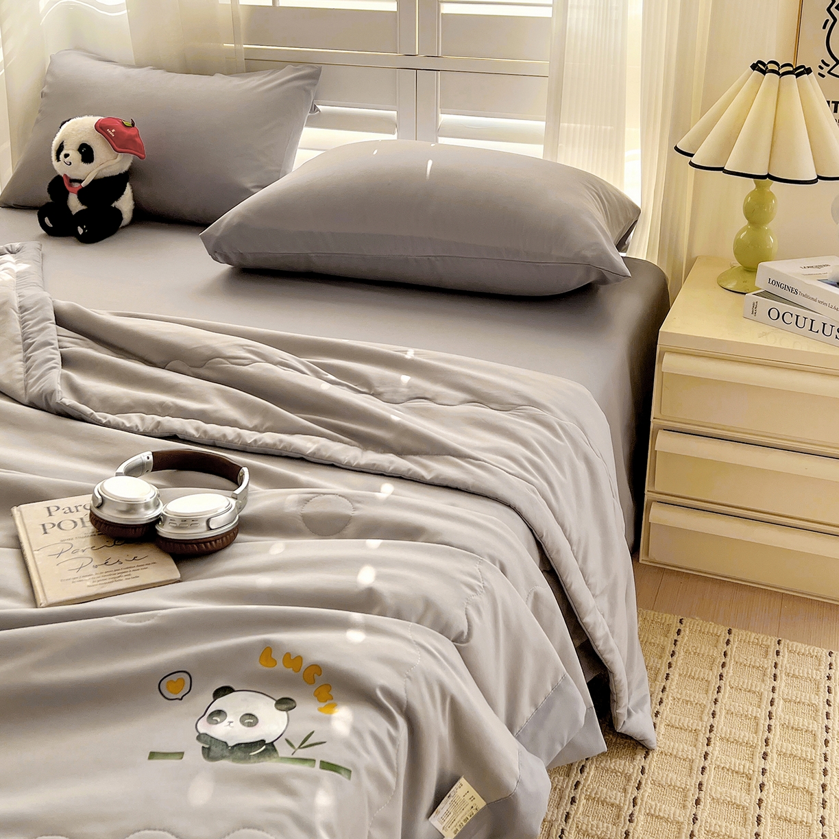 91家纺网 家纺一手货源 找家纺 易展家居 2026新款水洗棉新疆棉花夏被-熊猫 能猫-浅灰
