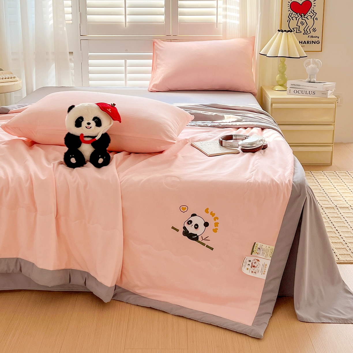 91家纺网 家纺一手货源 找家纺 易展家居 2026新款水洗棉新疆棉花夏被-熊猫 能猫-粉拼灰