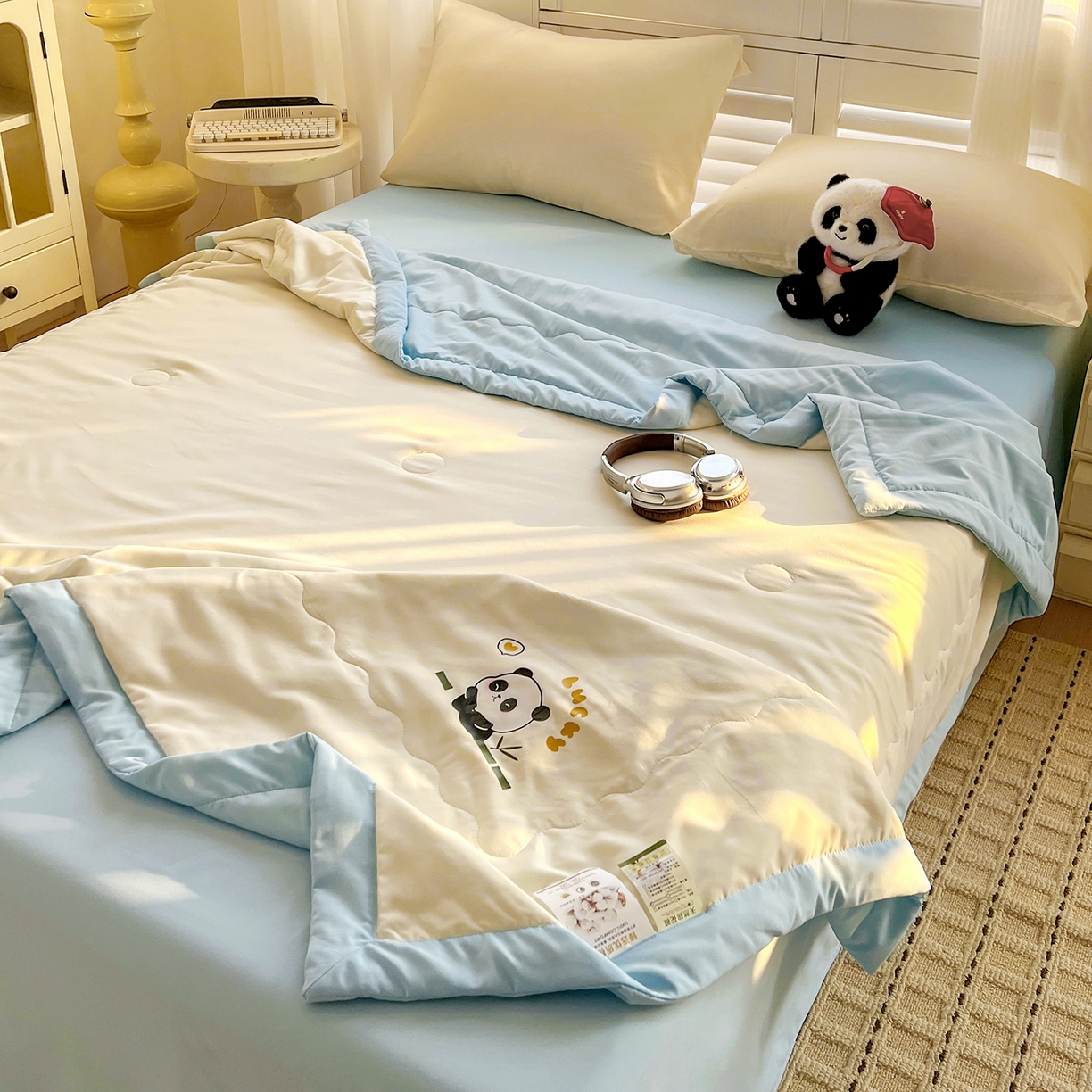 91家纺网 家纺一手货源 找家纺 易展家居 2026新款水洗棉新疆棉花夏被-熊猫 能猫-白拼蓝