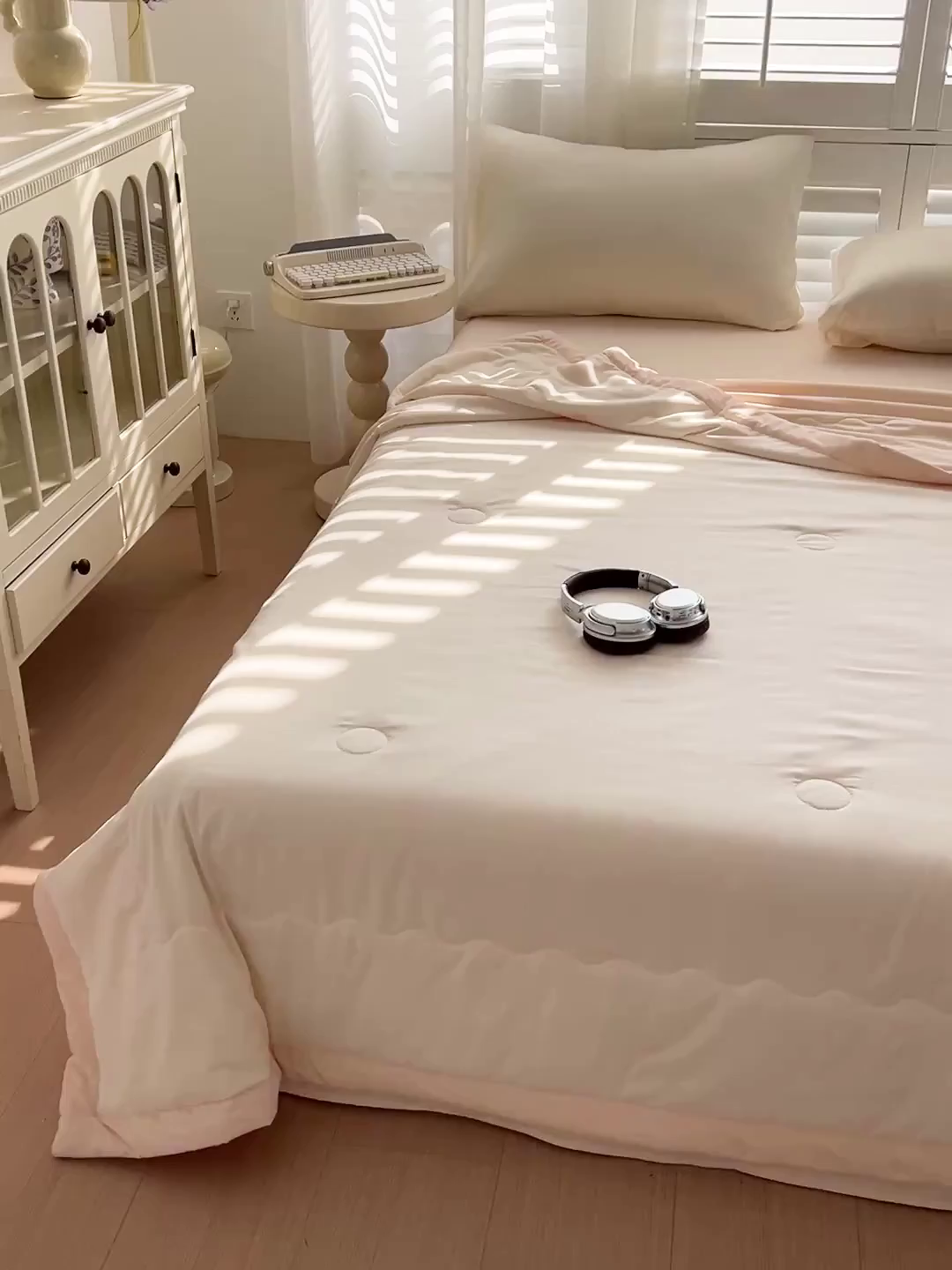 91家纺网 家纺一手货源 找家纺 易展家居 2026新款水洗棉新疆棉花夏被-熊猫 熊猫-白拼卡其