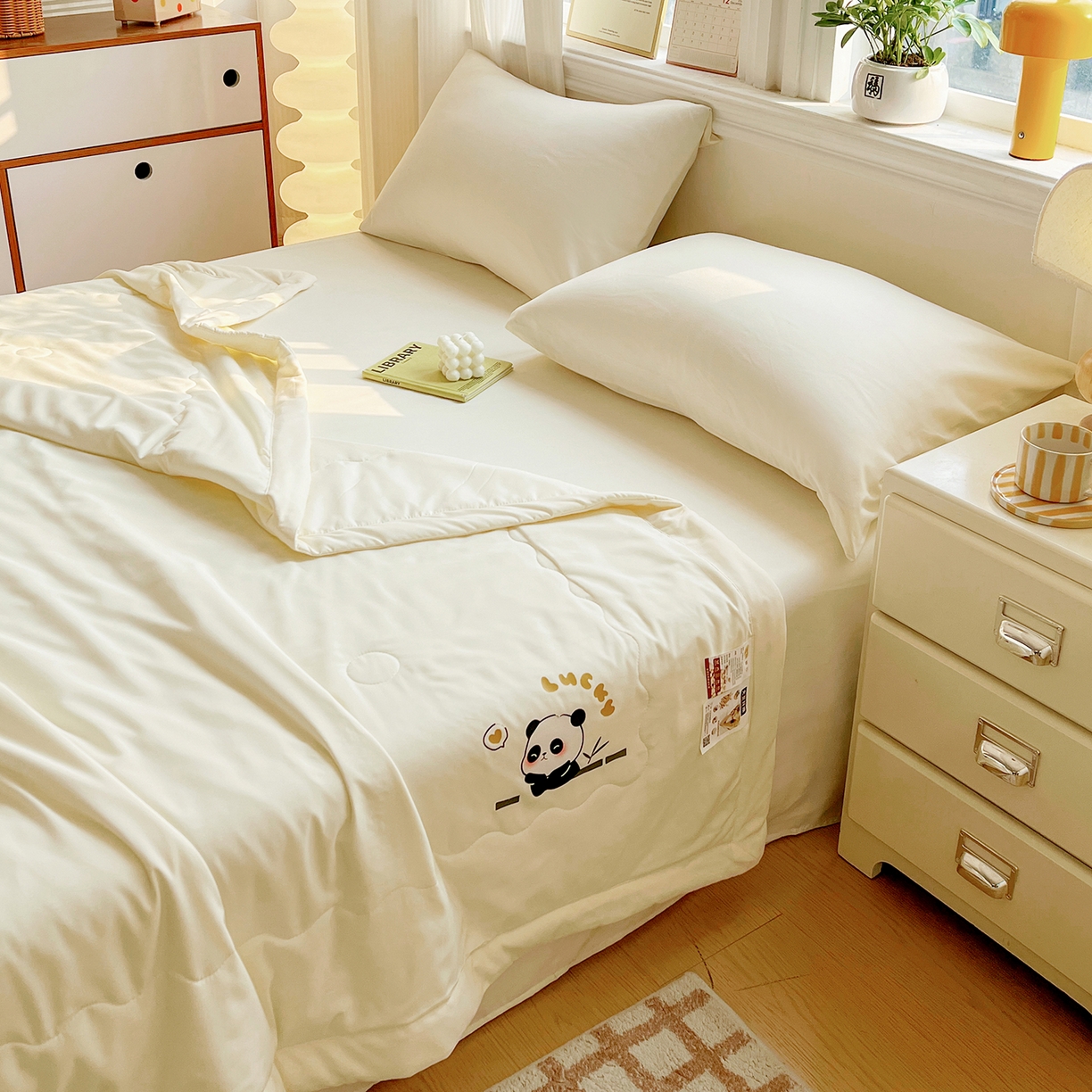 91家纺网 家纺一手货源 找家纺 易展家居 2026新款水洗棉大豆纤维夏被-无染+熊猫 熊猫-奶昔黃