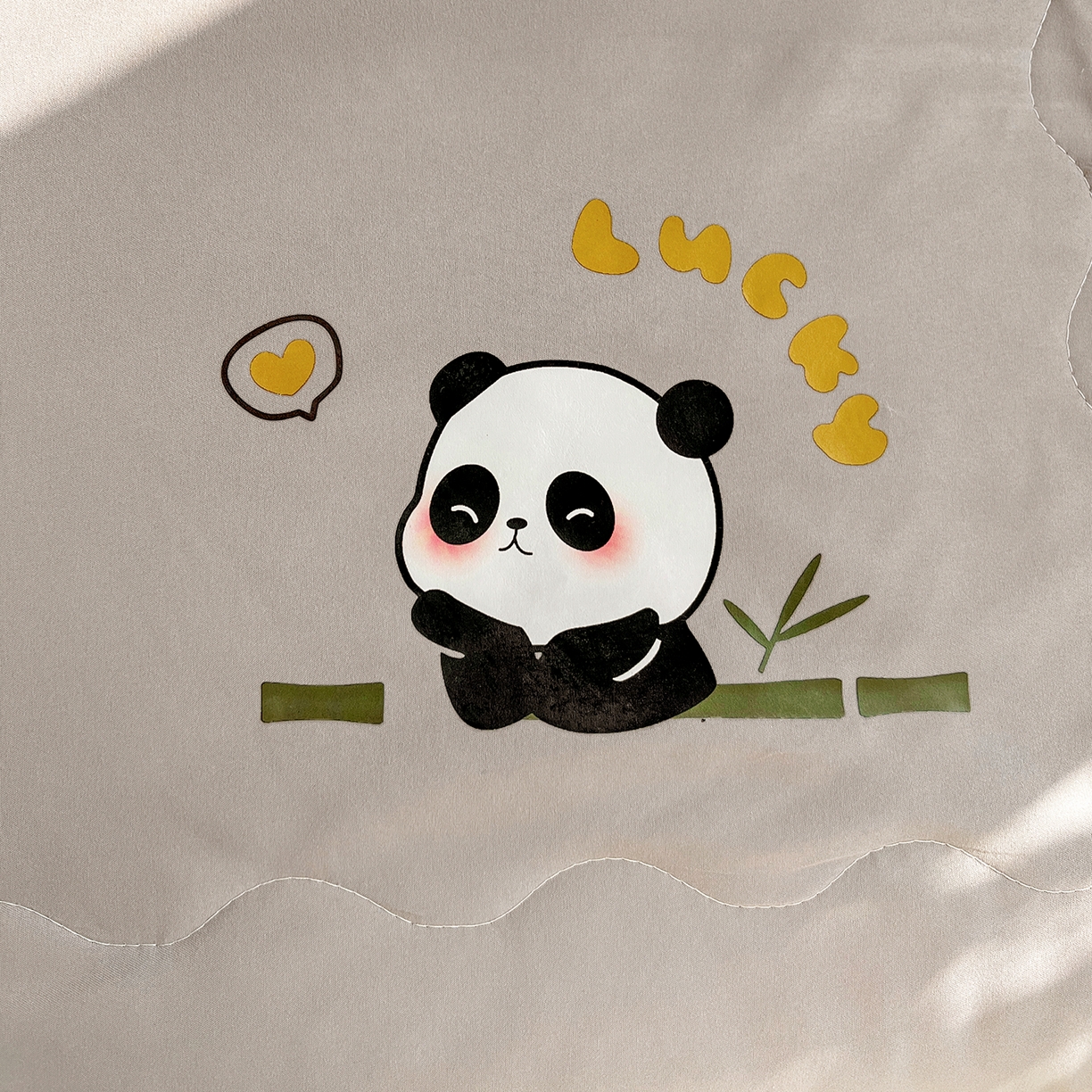 91家纺网 家纺一手货源 找家纺 易展家居 2026新款水洗棉大豆纤维夏被-无染+熊猫 熊猫-轻银灰