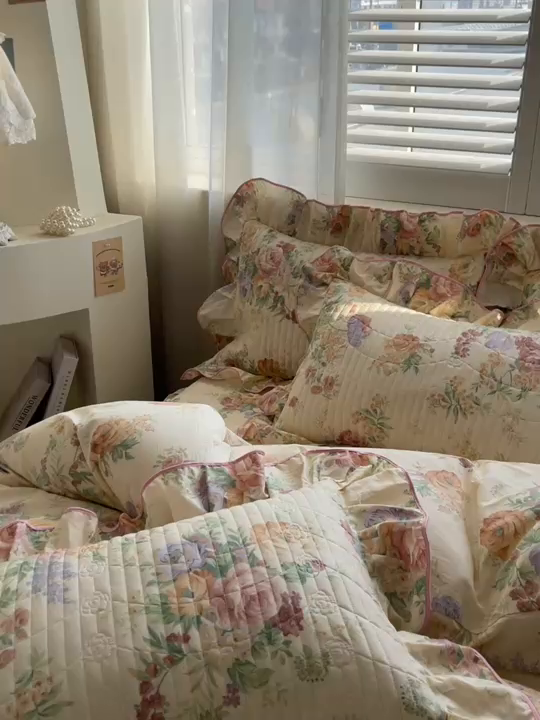 91家纺网 家纺一手货源 找家纺 宜凡家纺 2026新款全棉印花夹棉床笠四件套 春色入梦