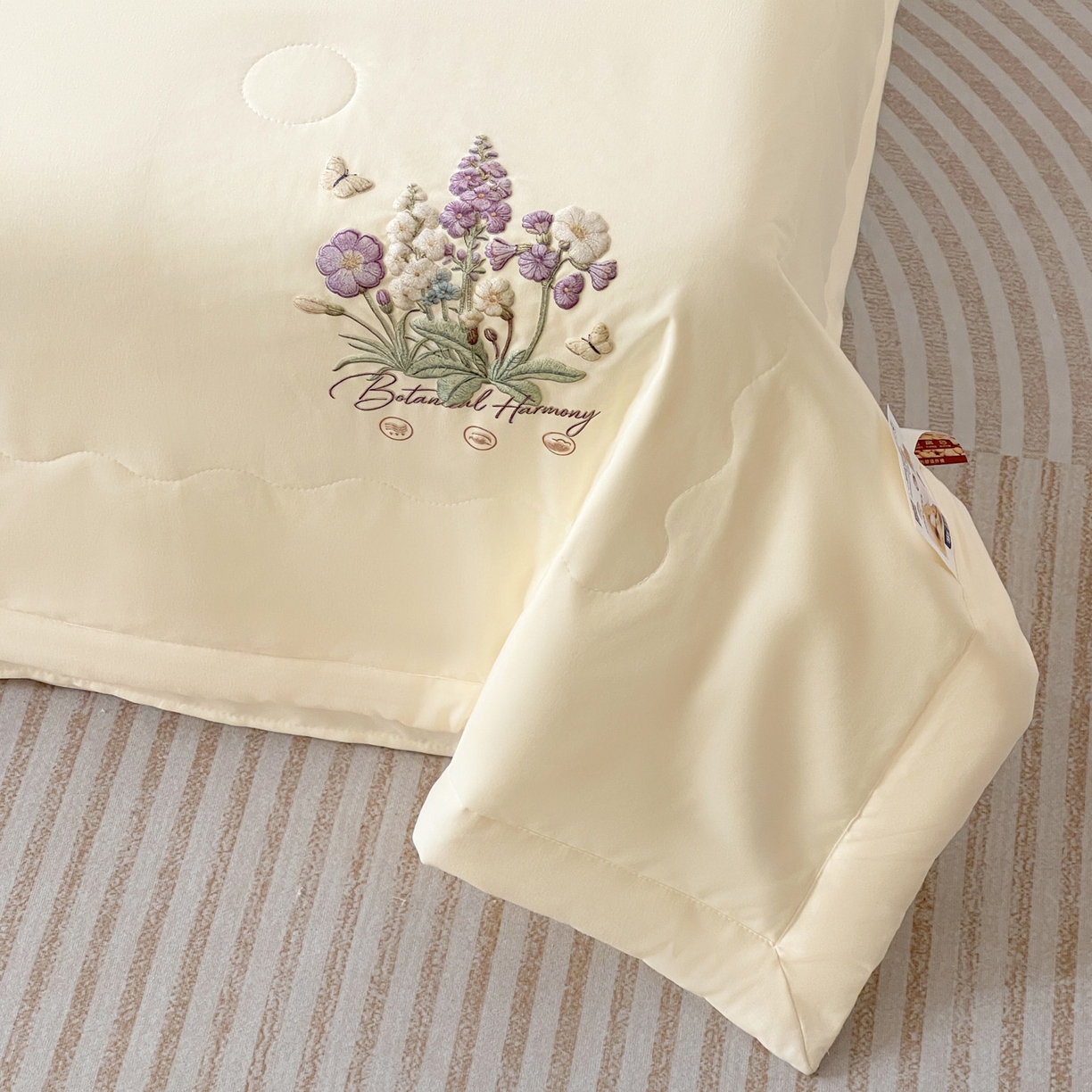 91家纺网 家纺一手货源 找家纺 易展家居 2026新款水洗棉大豆纤维夏被-蝶语花香 蝶语花香-浅黄