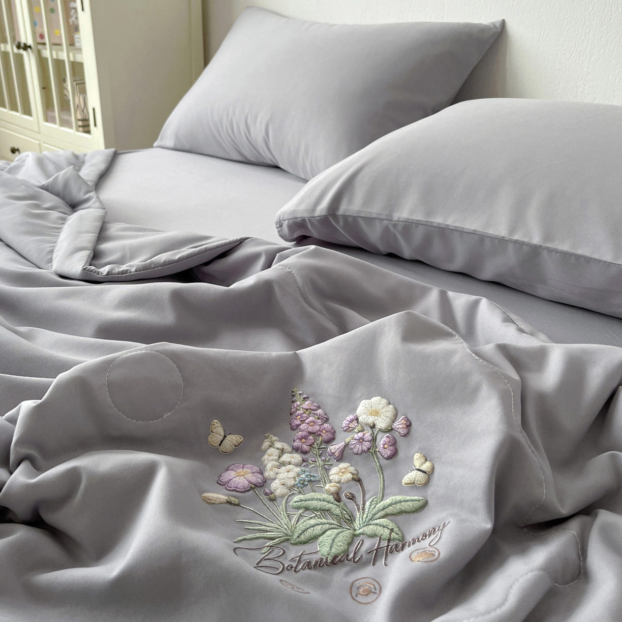 91家纺网 家纺一手货源 找家纺 易展家居 2026新款水洗棉大豆纤维夏被-蝶语花香 蝶语花香-灰色