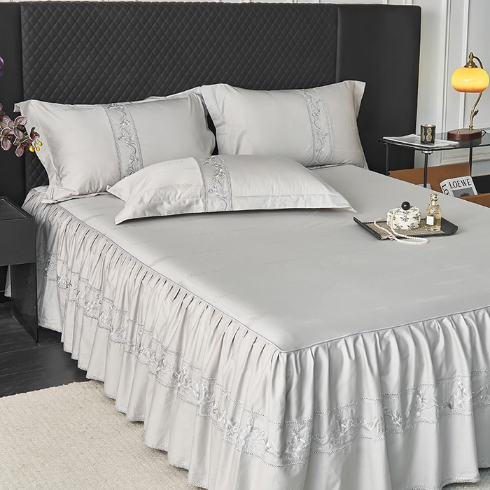 91家纺网 家纺一手货源 找家纺 美达家纺 2026新款全棉纯棉60s提花绣花床裙单床裙床裙单件 贝纳尔-银月光