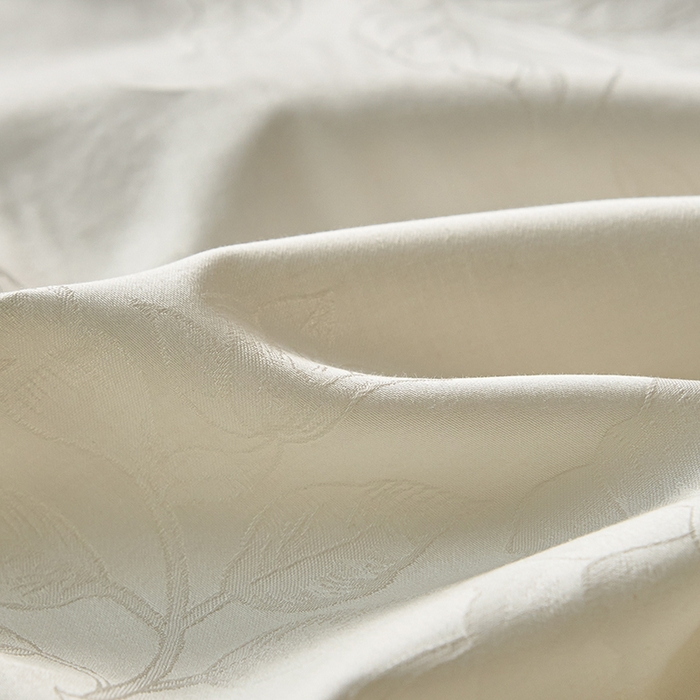 91家纺网 家纺一手货源 找家纺 美达家纺 2026新款全棉纯棉60s提花绣花床裙单床裙床裙单件 晨曦花语-乳白