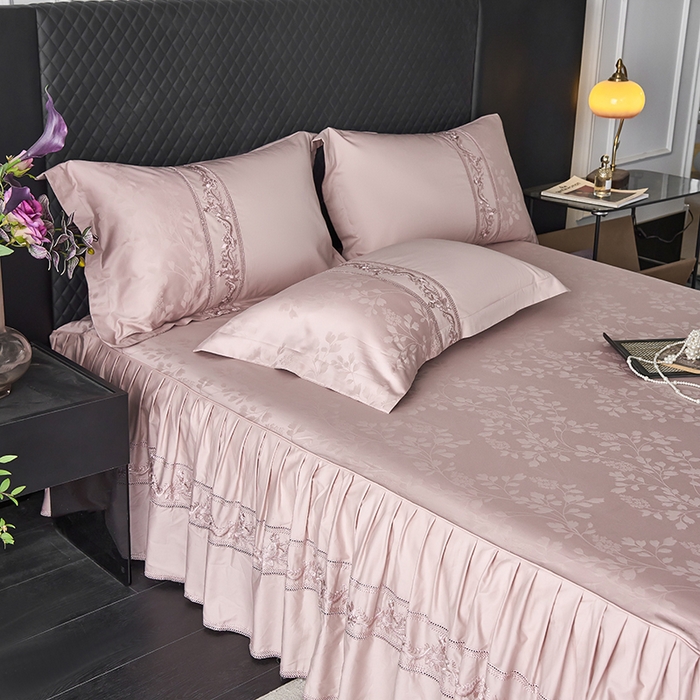 91家纺网 家纺一手货源 找家纺 美达家纺 2026新款全棉纯棉60s提花绣花床裙单床裙床裙单件 花晓-露娜粉