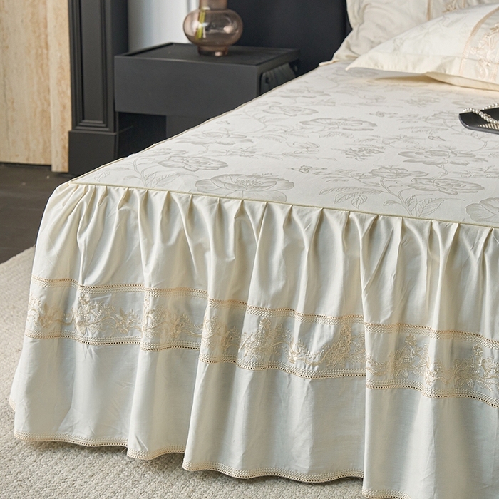 91家纺网 家纺一手货源 找家纺 美达家纺 2026新款全棉纯棉60s提花绣花床裙单床裙床裙单件 晨曦花语-乳白