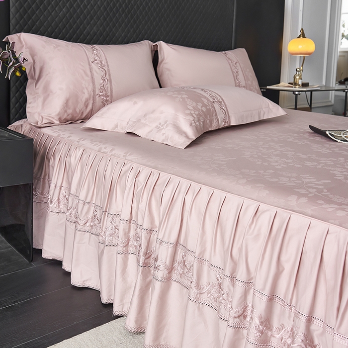 91家纺网 家纺一手货源 找家纺 美达家纺 2026新款全棉纯棉60s提花绣花床裙单床裙床裙单件 花晓-露娜粉