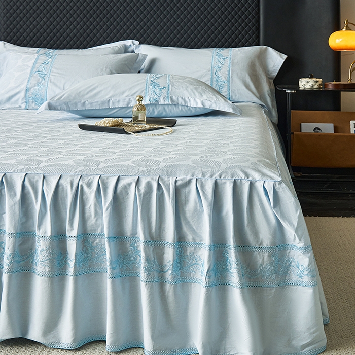 91家纺网 家纺一手货源 找家纺 美达家纺 2026新款全棉纯棉60s提花绣花床裙单床裙床裙单件 枝锦翠曼-空境蓝