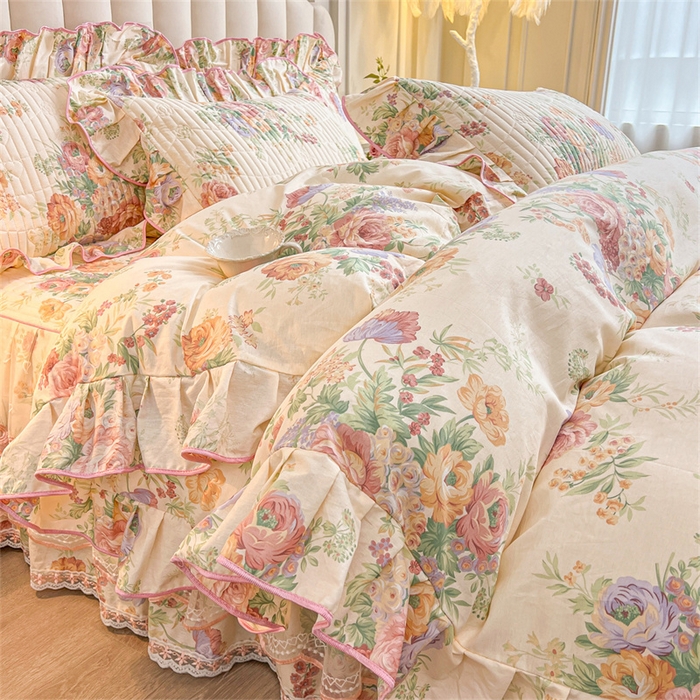 91家纺网 家纺一手货源 找家纺 宜凡家纺 2026新款全棉公主风夹棉床裙三件套 春色入梦