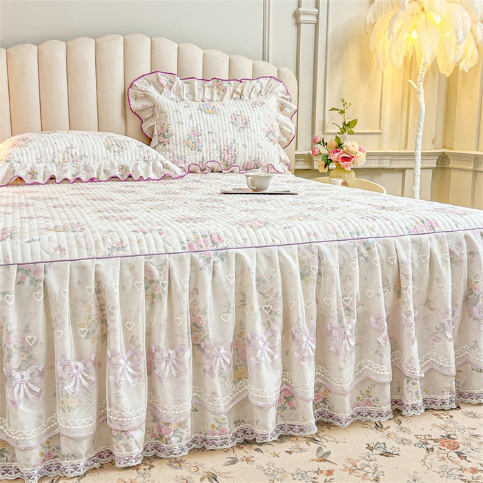 91家纺网 家纺一手货源 找家纺 宜凡家纺 2026新款全棉公主风夹棉床裙三件套 镜花映月