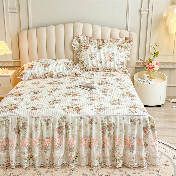 91家纺网 家纺一手货源 找家纺 宜凡家纺 2026新款全棉公主风夹棉床裙三件套 洛川花海