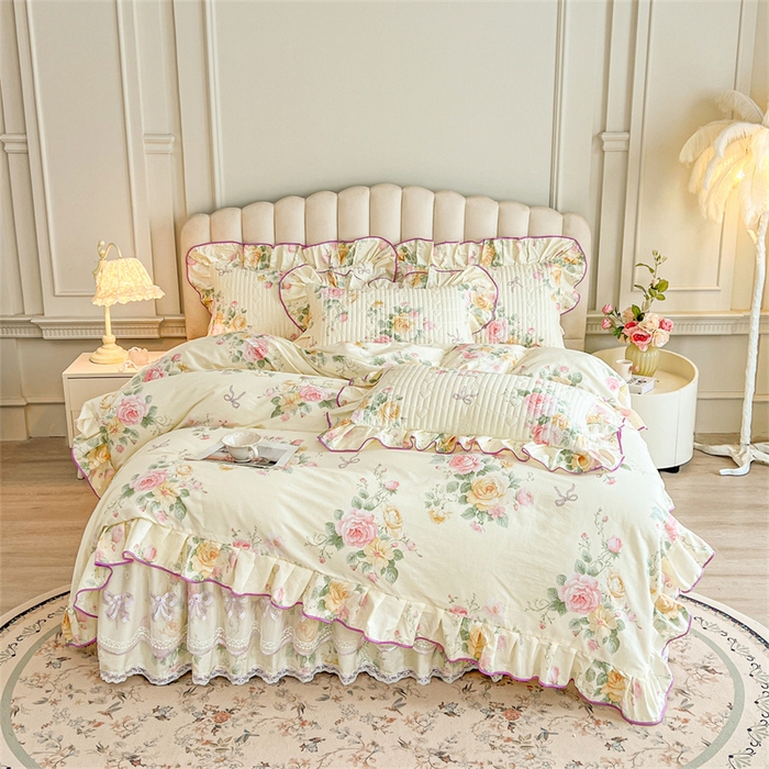 91家纺网 家纺一手货源 找家纺 宜凡家纺 2026新款全棉公主风夹棉床裙三件套 沐颜月朵